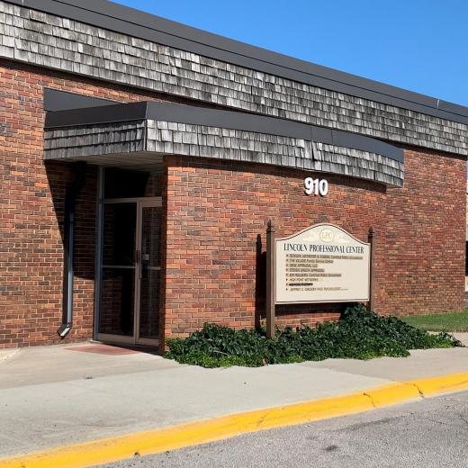 Exterior of Lincoln Professional Building in Detroit Lakes